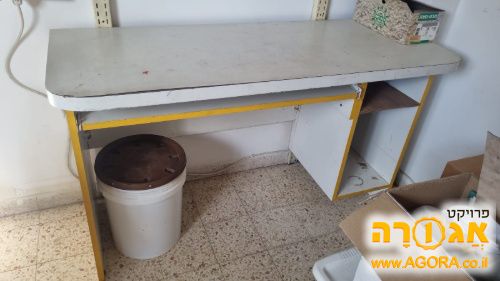 שולחן עבודה ישן