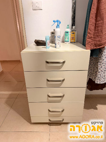 שידה 4 מגירות