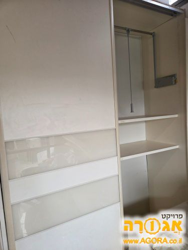 ארון בגדים