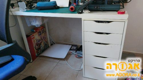 שולחן כתיבה