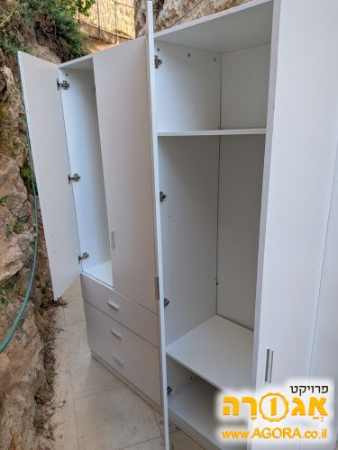 ארון בגדים