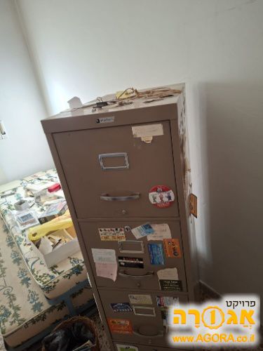 ארון תיקים ממתכת
