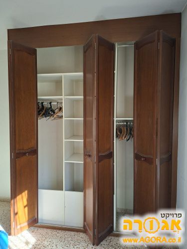 ארון עץ