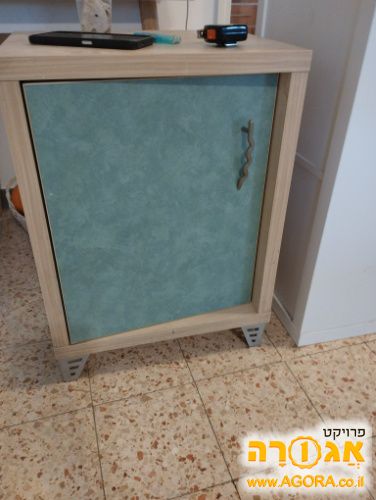 ארונית קטנה