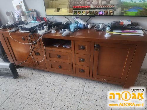 מזנון מעץ מלא