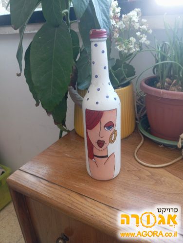 בקבוק דקורטיבי מצוייר בעבודת יד