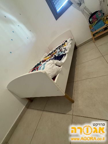 מיטת יחיד