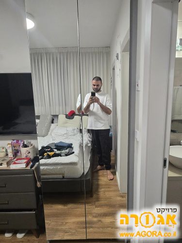 ארון תליה עם מראות
