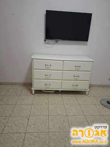 שידה עץ , ספרייה