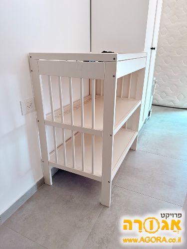 שידת החתלה של איקאה