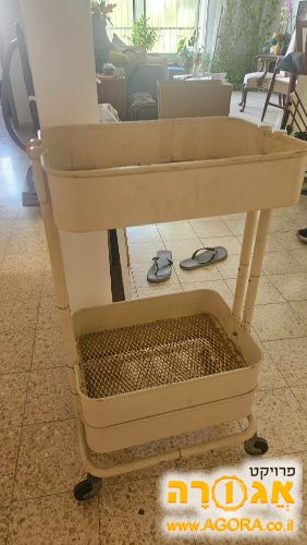 עגלה שלוש קומות