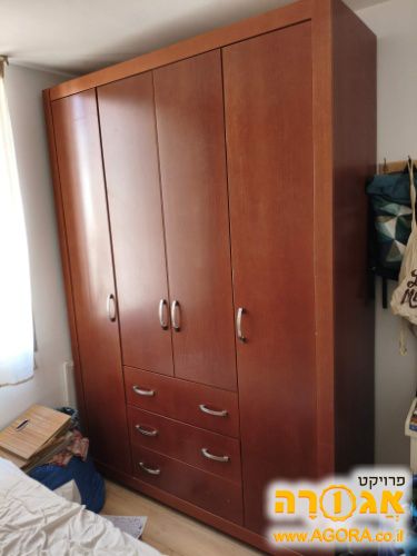 ארון בגדים
