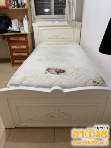 מיטת יחיד