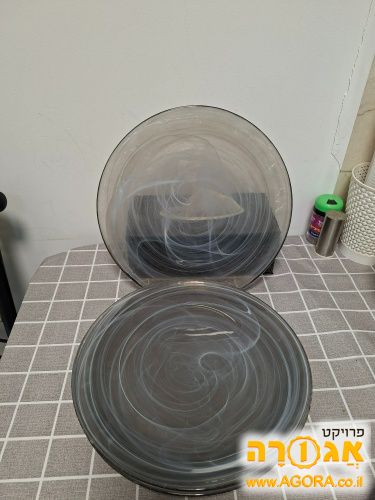 צלחות צבע אפור