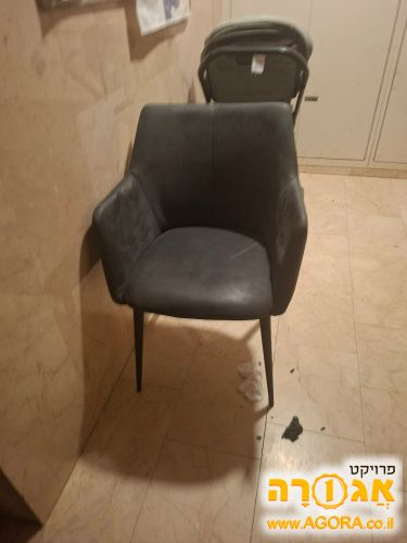 8 כסאות סלון