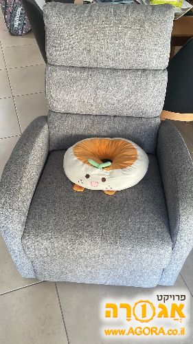 כורסא נפתחת במצב טוב מאוד עקב מעבר דירה