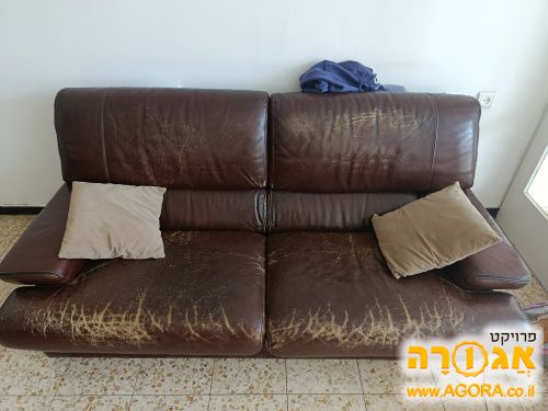 ספה תלת מושבית