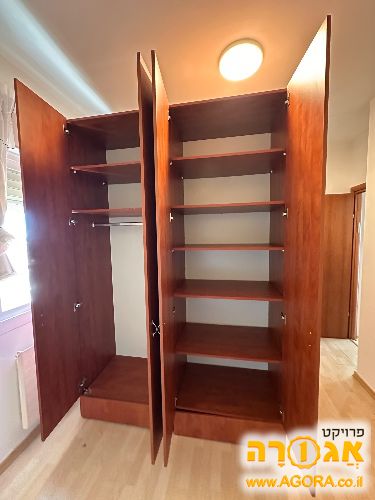 ארון בגדים