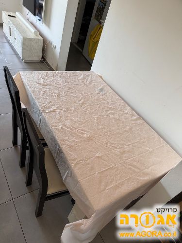 פינת אוכל עם 6 כסאות