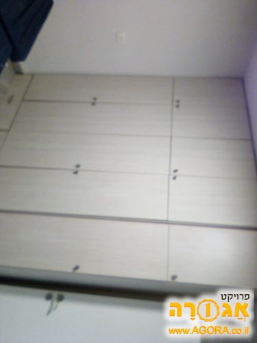 מיטות וארון