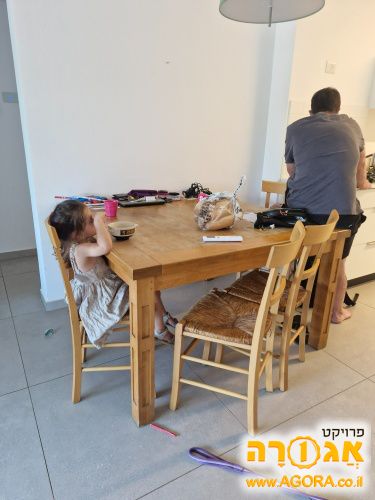 שולחן אוכל מעץ מלא ו 4 כיסאות