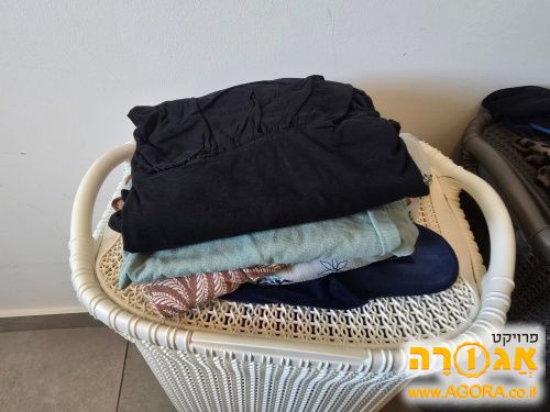 מגוון בגדי נשים מידום סמול ומדיום