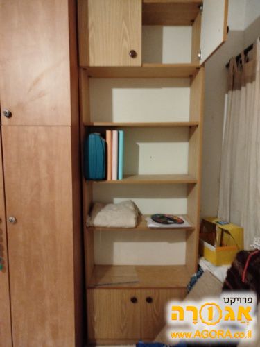 ארון מדפים פתוחים