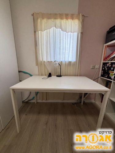 שולחן