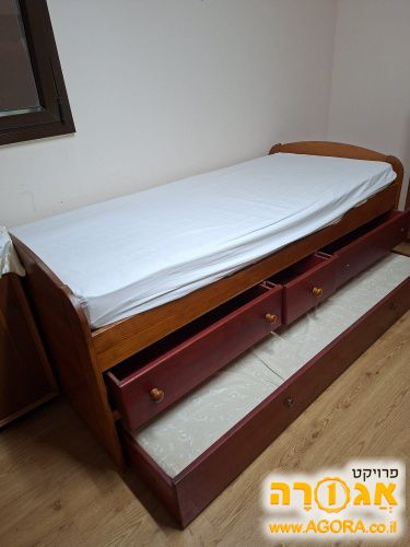 מיטת ילדים מעץ