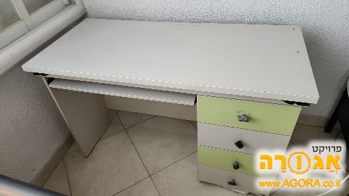 שולחן מחשב