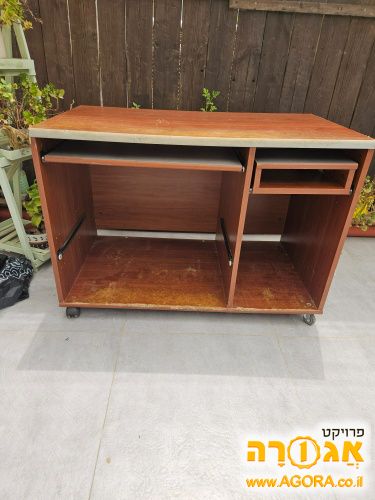 שולחן מחשב