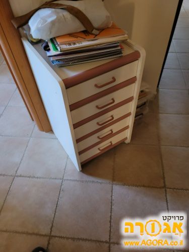 שידת מגירות