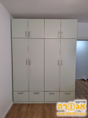 ארון בגדים
