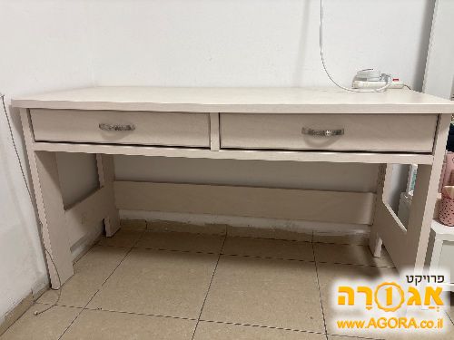 שולחן כתיבה