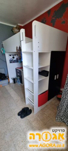 מיטת גלריה + שולחן וארון