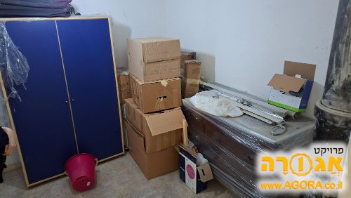 ארונות ושידות