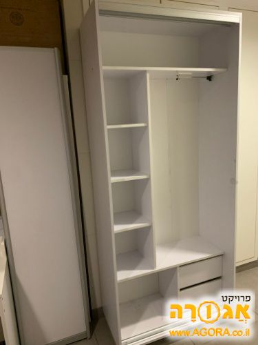 ארון הזזה