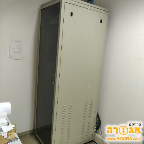 ארון שרתים