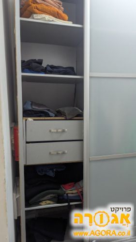ארון גדול פגום