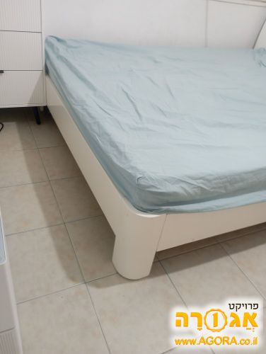 מיטה זוגית