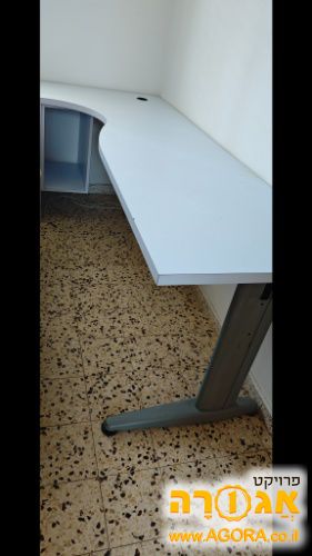 שולחן