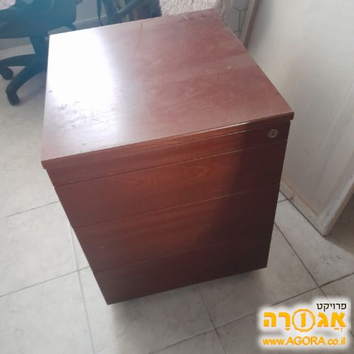 שידה על גלגלים