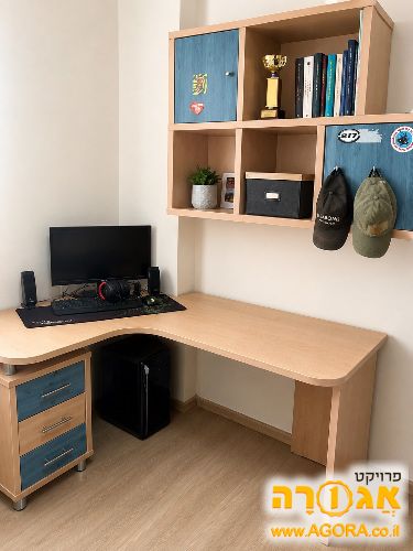 שולחן כתיבה