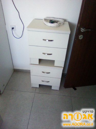 שידות ליד מיטה לבנות חדשות
