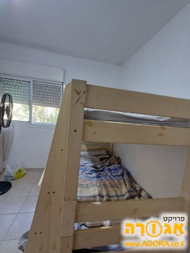 מיטת קומותיים נפתחת