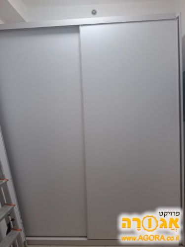 ארון לבן