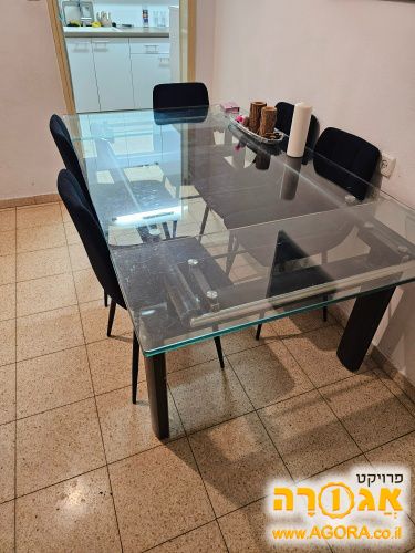 פינת אוכל ללא כסאות