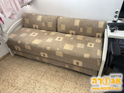 מיטת יחיד נפתחת + ארגז מצעים