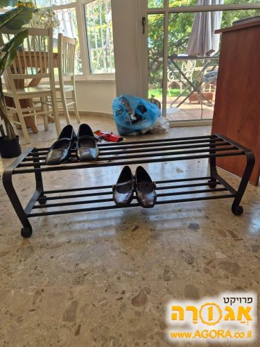 מעמד לנעליים ממתכת
