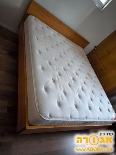 מיטה זוגית ומזרון